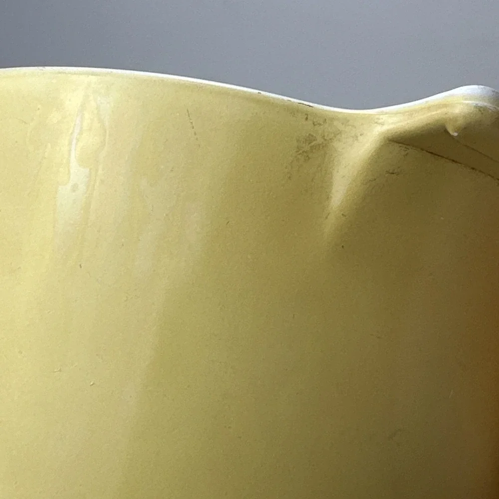 Vintage Corning Ware Yellow Round with Lid Casserole Dish B 1-3/4-B 1.75 Quart